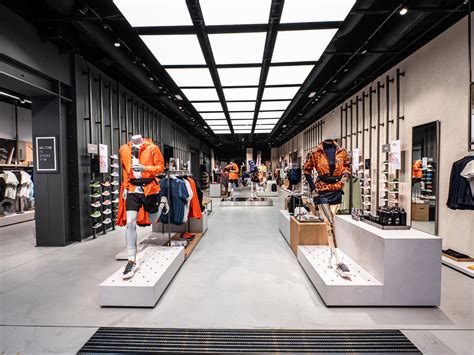 adidas store roma.
